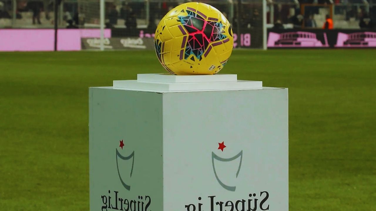 Burak Yılmaz'dan Şok Ayrılık Kararı