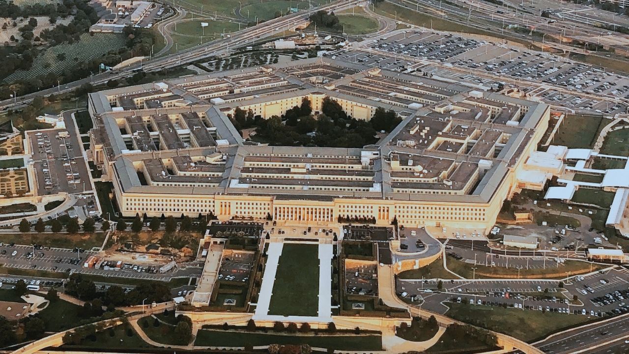 Pentagon’da Pizza Hareketliliği: Venezuela Operasyonunun Sinyali Restoranlardan mı Geldi?